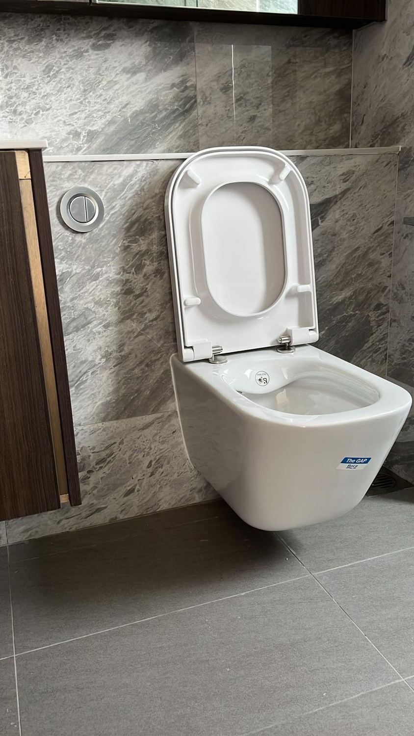 Wall-hung Roca toilet installation